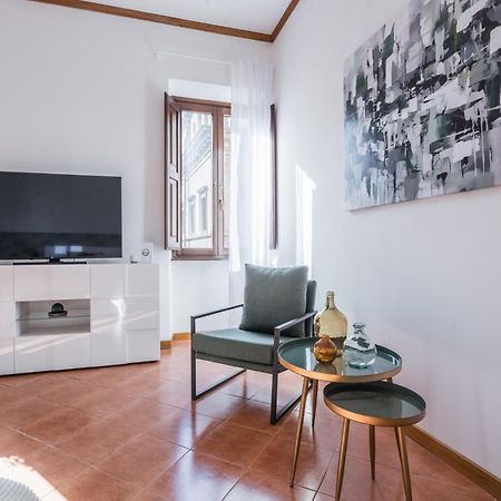 The Best Rent - Four-Room Apartment A Few Steps From The Trevi Fountain 외부 사진